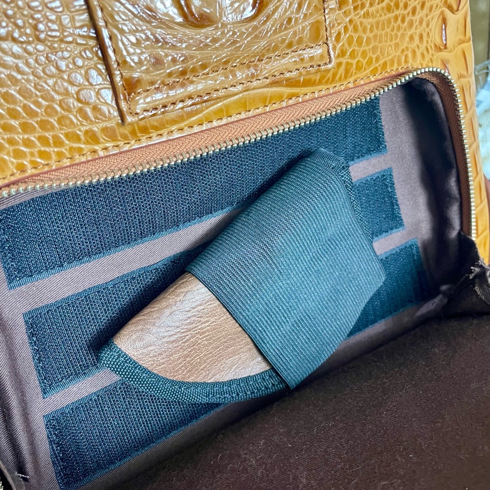 🚨SALE! Concealed Carrie Crocodile Print Leather Purse (NO CALLOUTS) - Picture 14 of 16